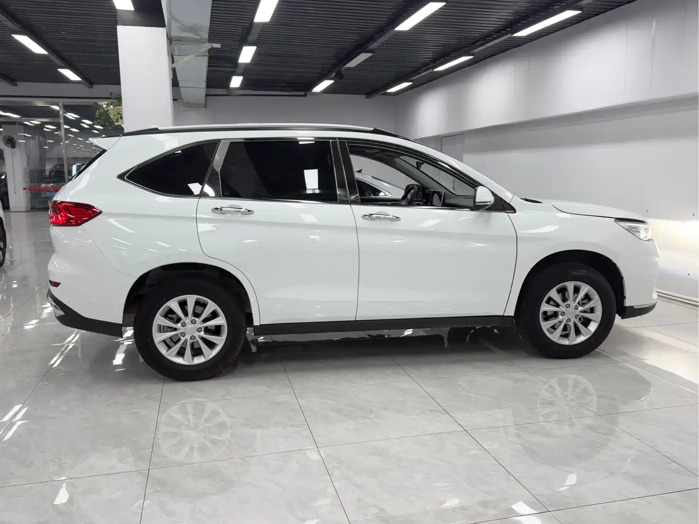 Haval M6 2023 PLUS 1.5T DCT Luxury Smart Connect фото 6