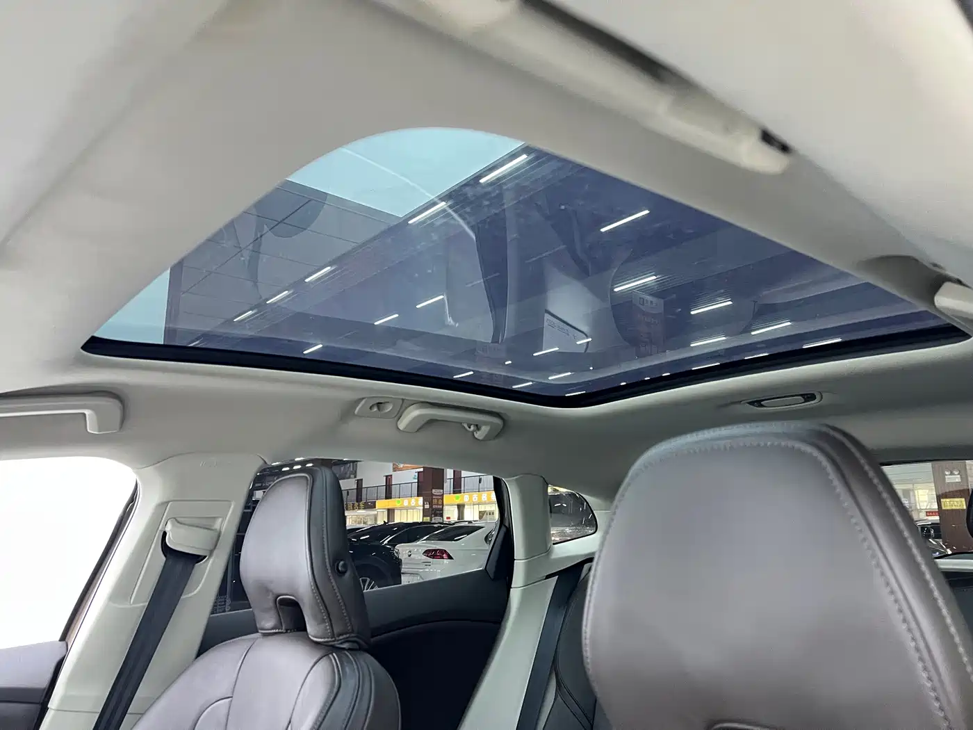 Volvo V40 2014 2014 2.0T Zhiya Edition