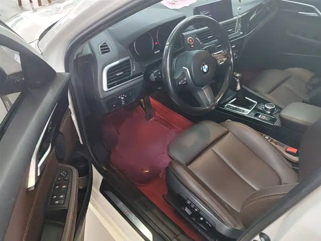 BMW 1 Series 2019 118i M Sport Package фото 16