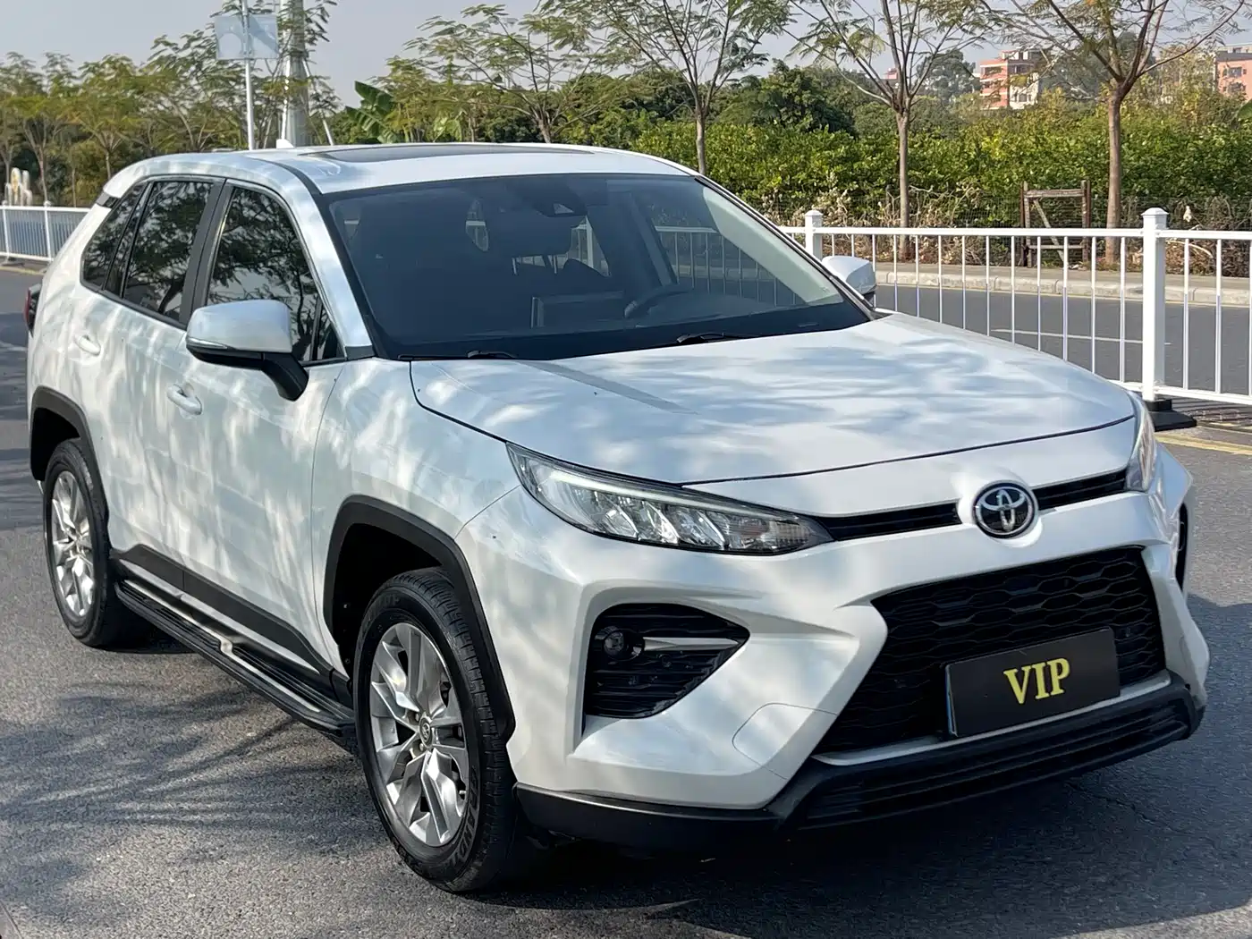 Toyota Wildlander 2022 2.0L CVT AWD Luxury Edition фото 3