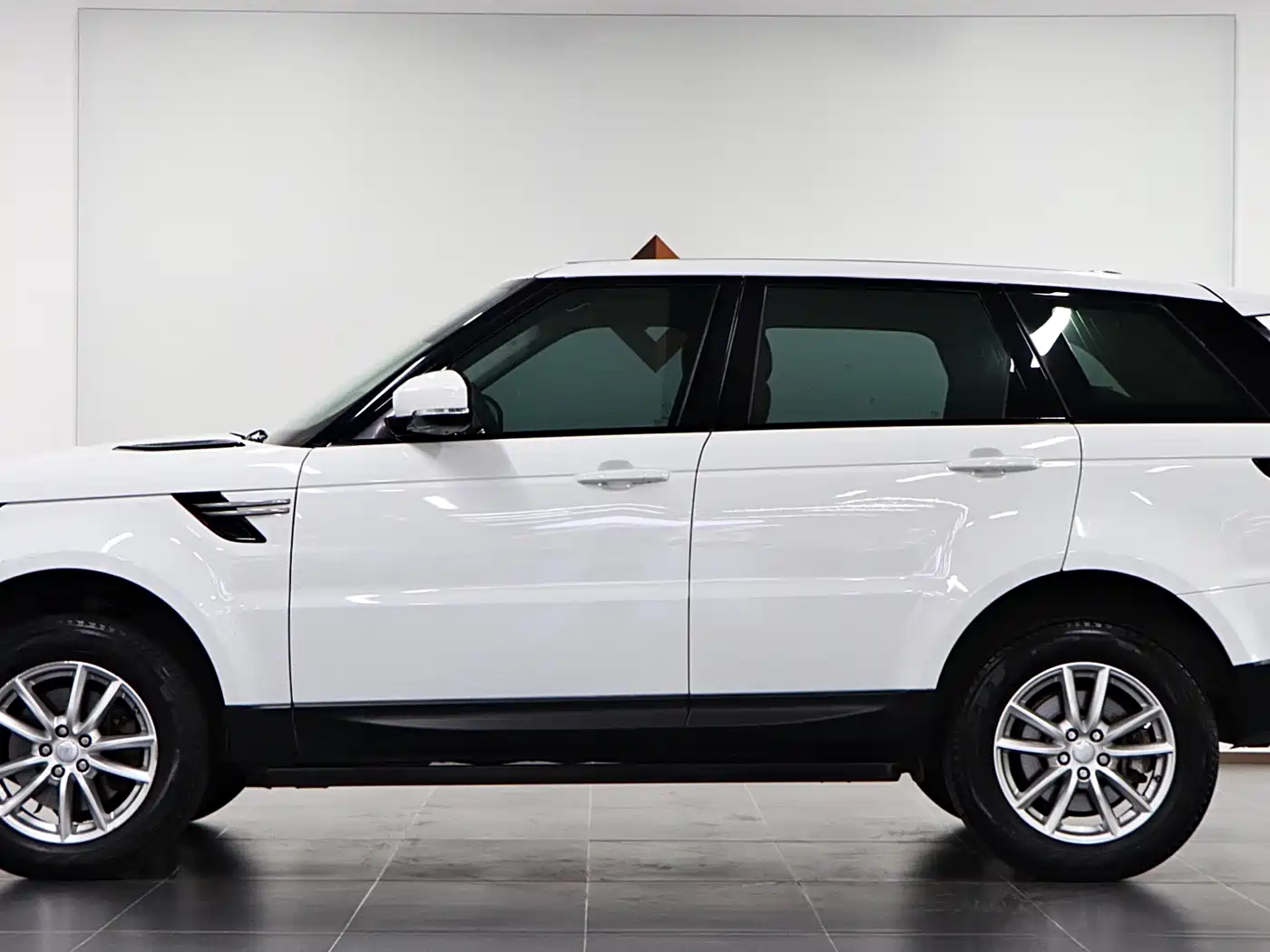 Land Rover Range Rover Sport 2016 Model 3.0 SDV6 HSE DYNAMIC фото 7