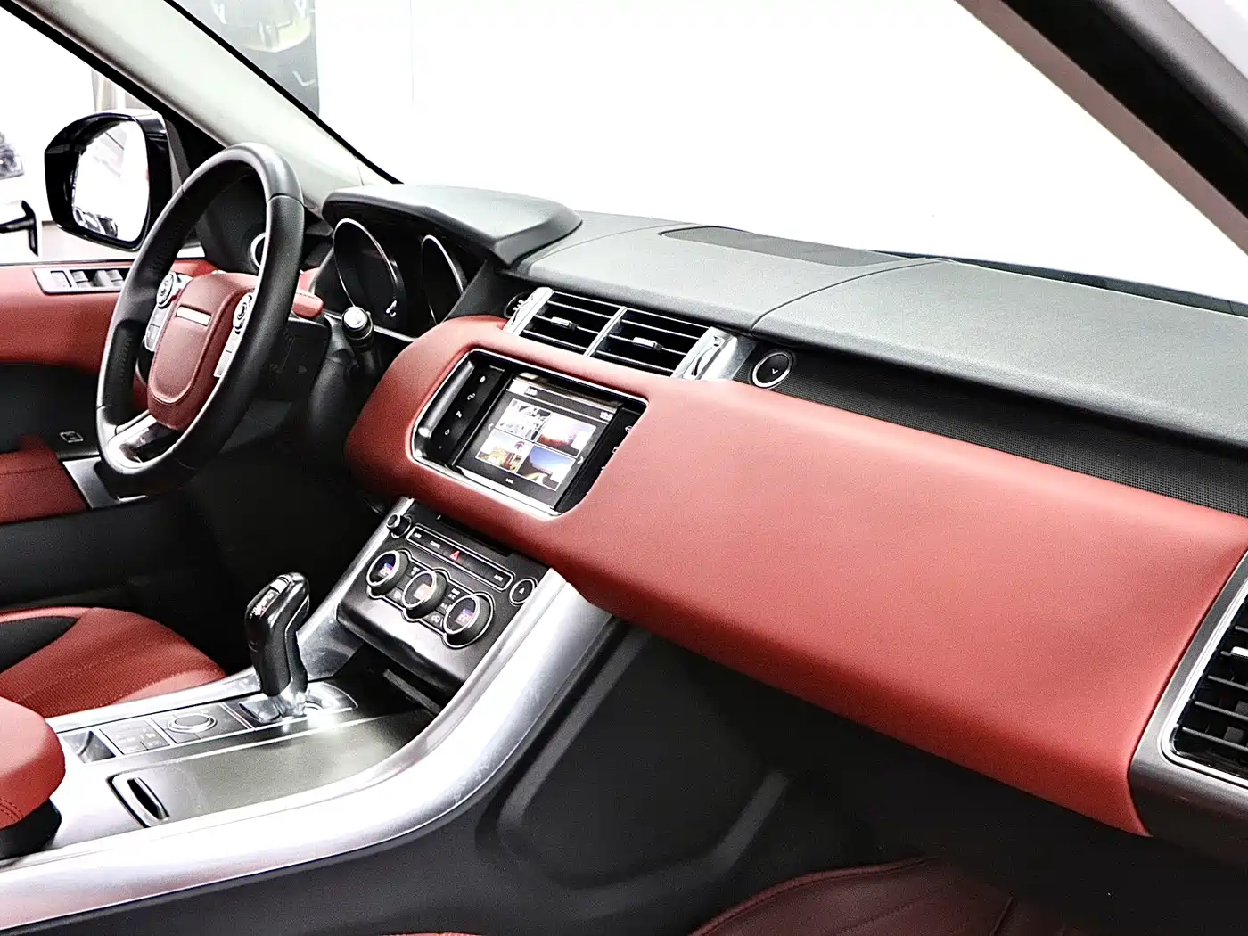 Land Rover Range Rover Sport 2016 Model 3.0 SDV6 HSE DYNAMIC фото 15