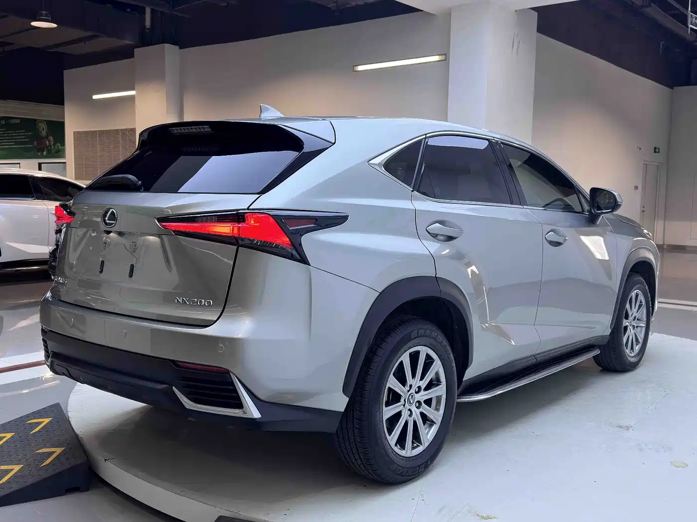 Lexus NX 2020 200 FWD Sharp Edition China VI фото 6