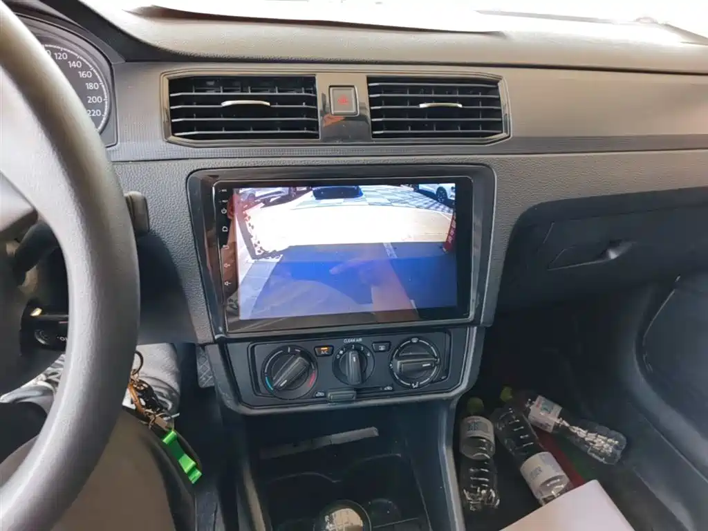 VOLKSWAGEN SANTANA