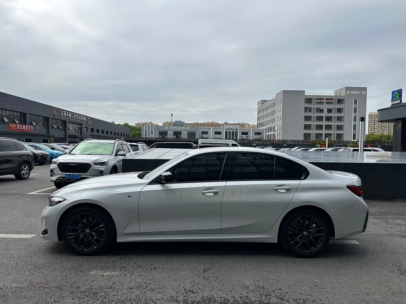 BMW 3 Series 2024 325i M Sport Shadowline Package фото 3