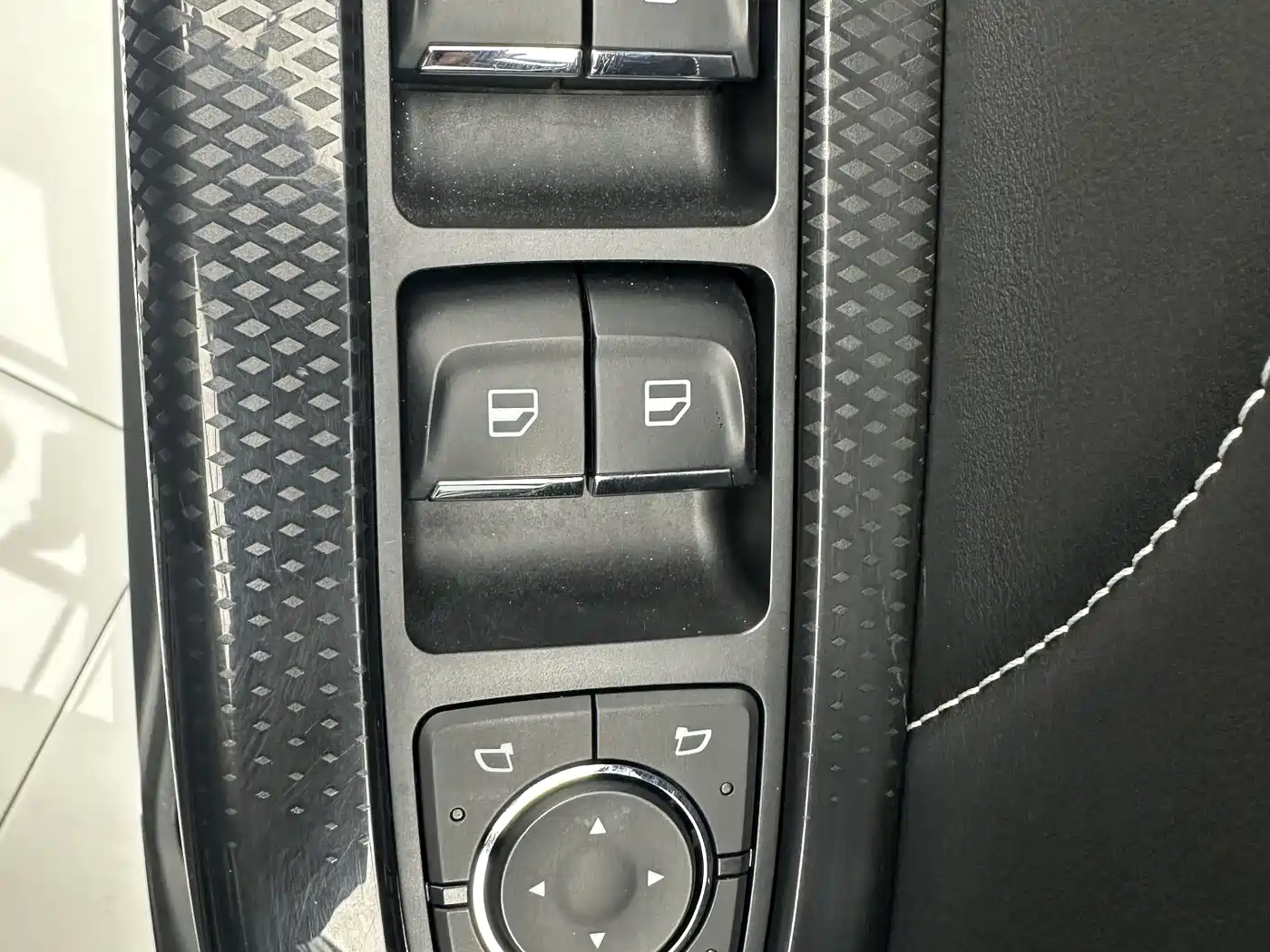 Haval M6 2023 PLUS 1.5T DCT Luxury Smart Connect фото 12