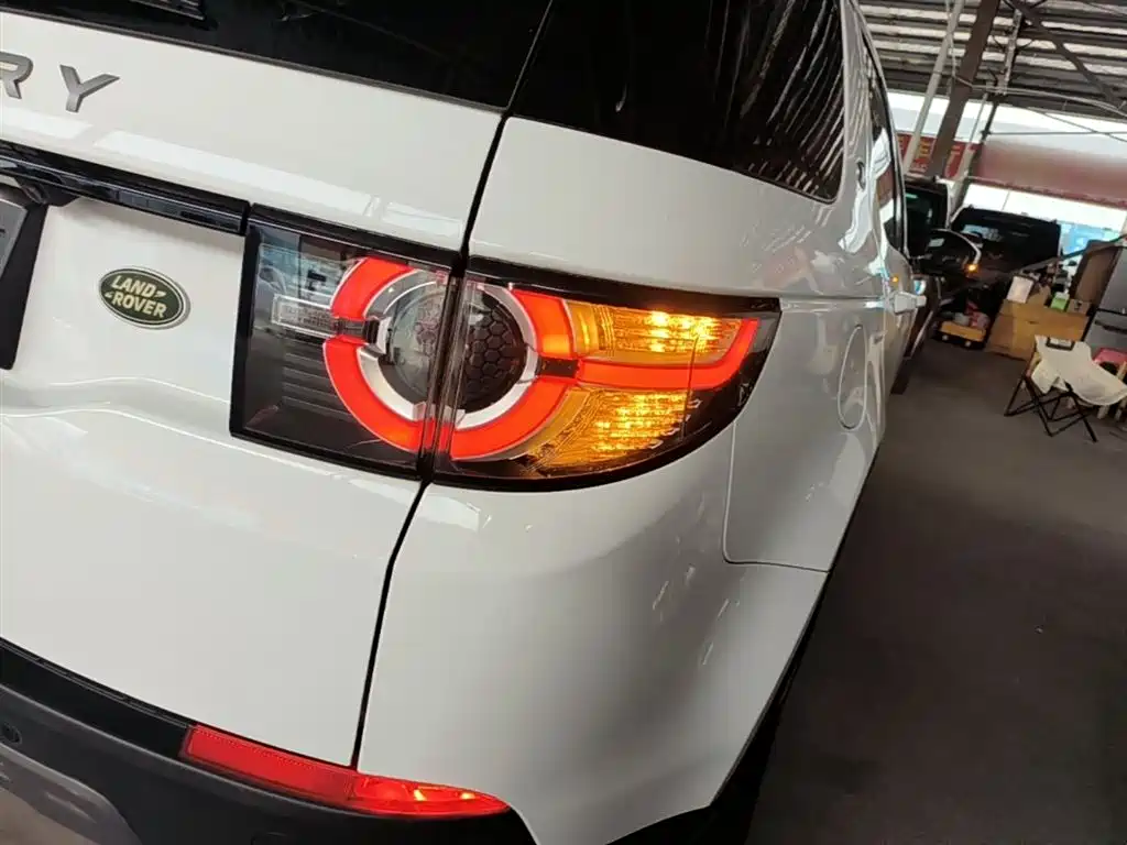 Land Rover Discovery Sport 2019 240PS SE Edition China VI фото 8
