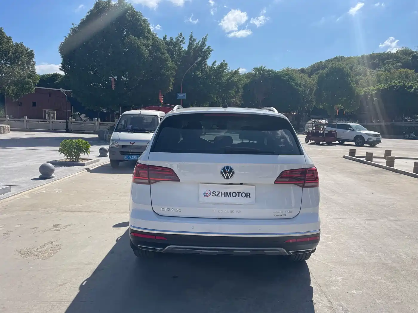 Volkswagen Tharu 2022 330TSI AWD Luxury Edition фото 8
