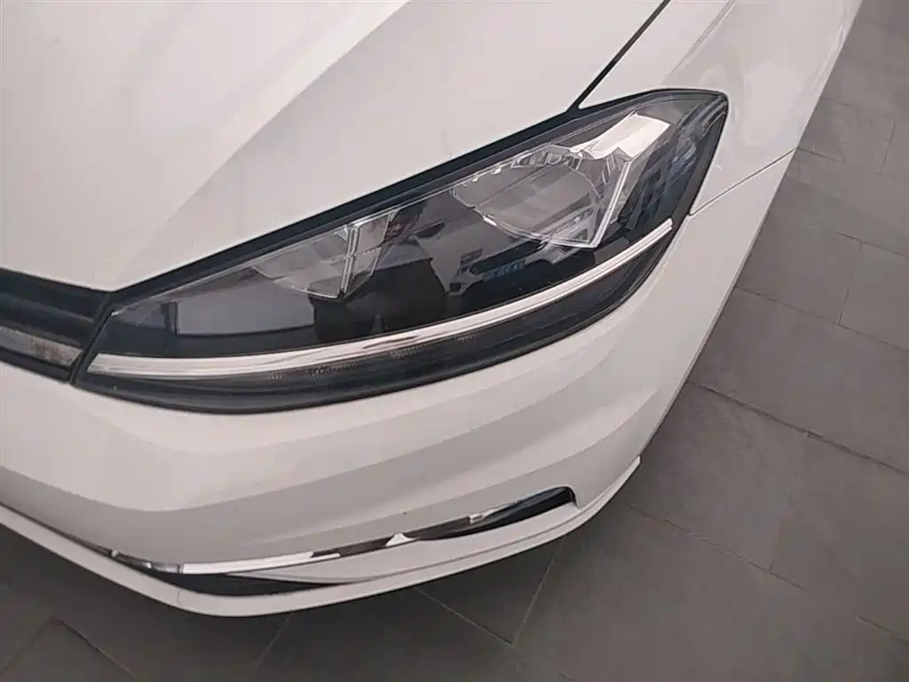 Volkswagen Golf 2018 230TSI Automatic Comfort фото 24