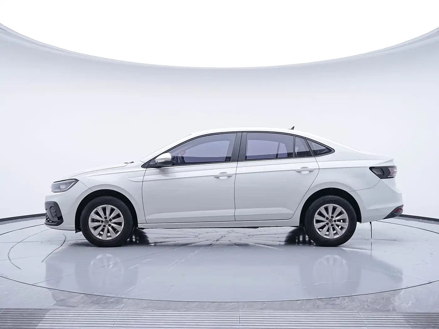 Volkswagen Lavida 2023 Xinrui 1.5L Auto Xinyi Edition фото 5