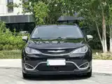 Фото 2 - Chrysler Pacifica PHEV