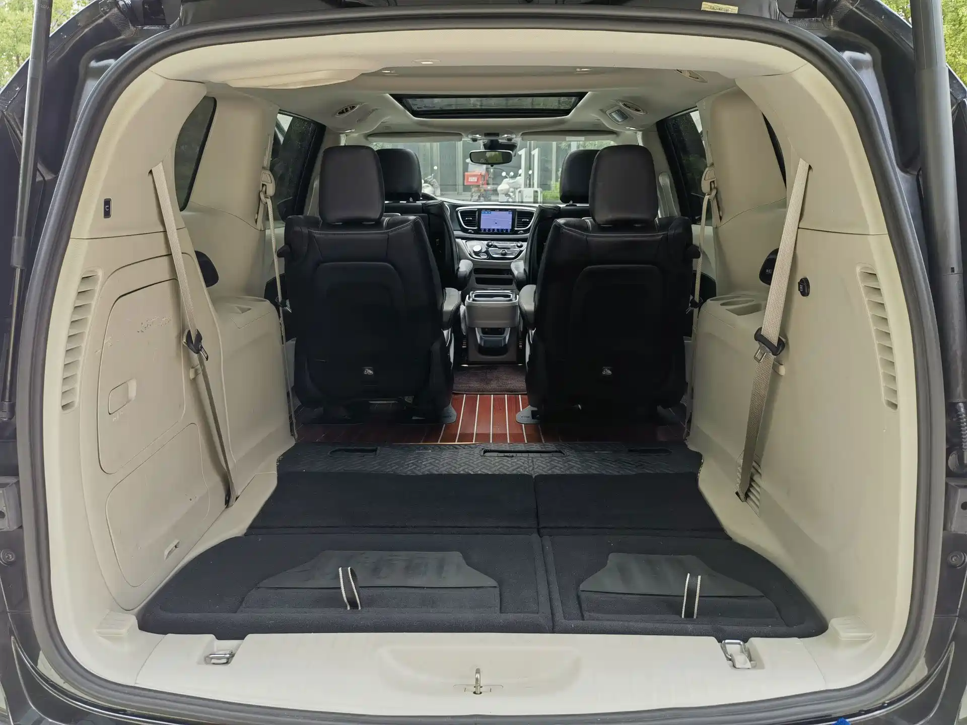 Фото 17 - Chrysler Pacifica PHEV
