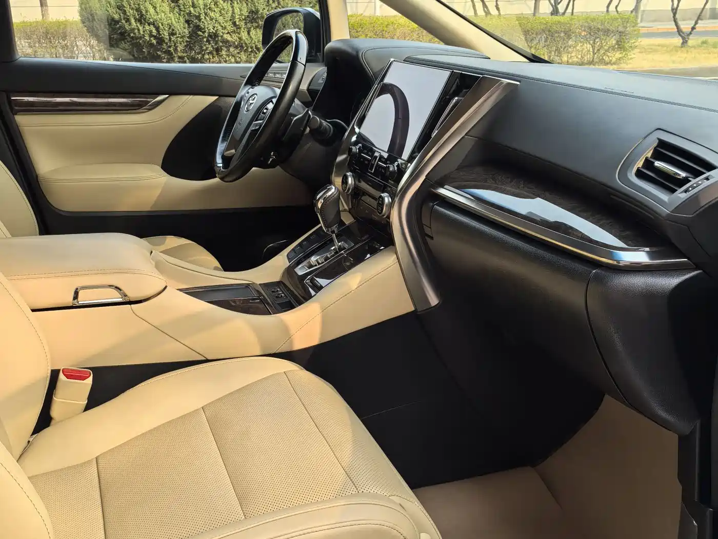 Toyota Vellfire 2021 Crown Hybrid 2.5L HV Supreme Edition фото 8