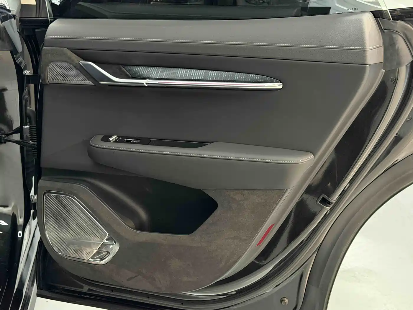 ZEEKR EXTREME KRYPTON 001