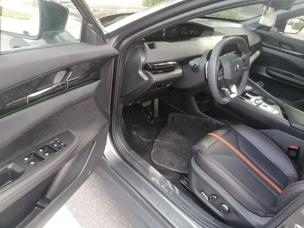 CHANGAN UNI-V