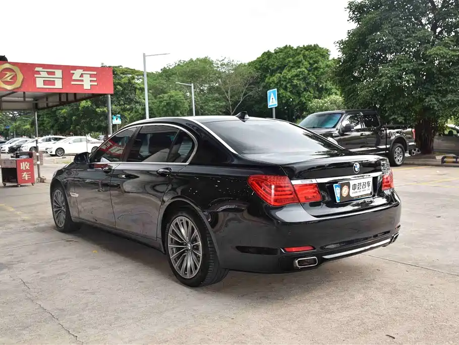 BMW 7 Series 2011 730Li Elegance фото 16
