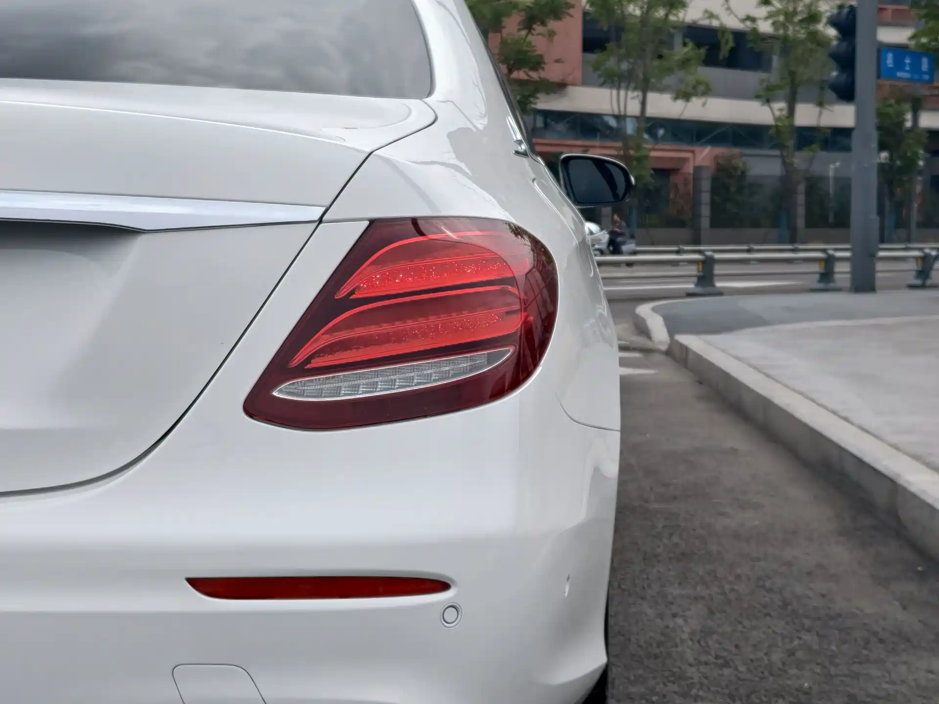 Фото 6 - Mercedes-Benz E-Class