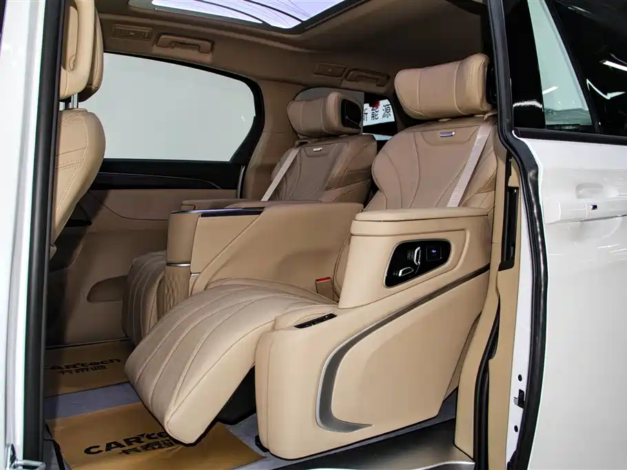 Buick GL8 2025 Land Business Class Comfort DG Edition фото 24