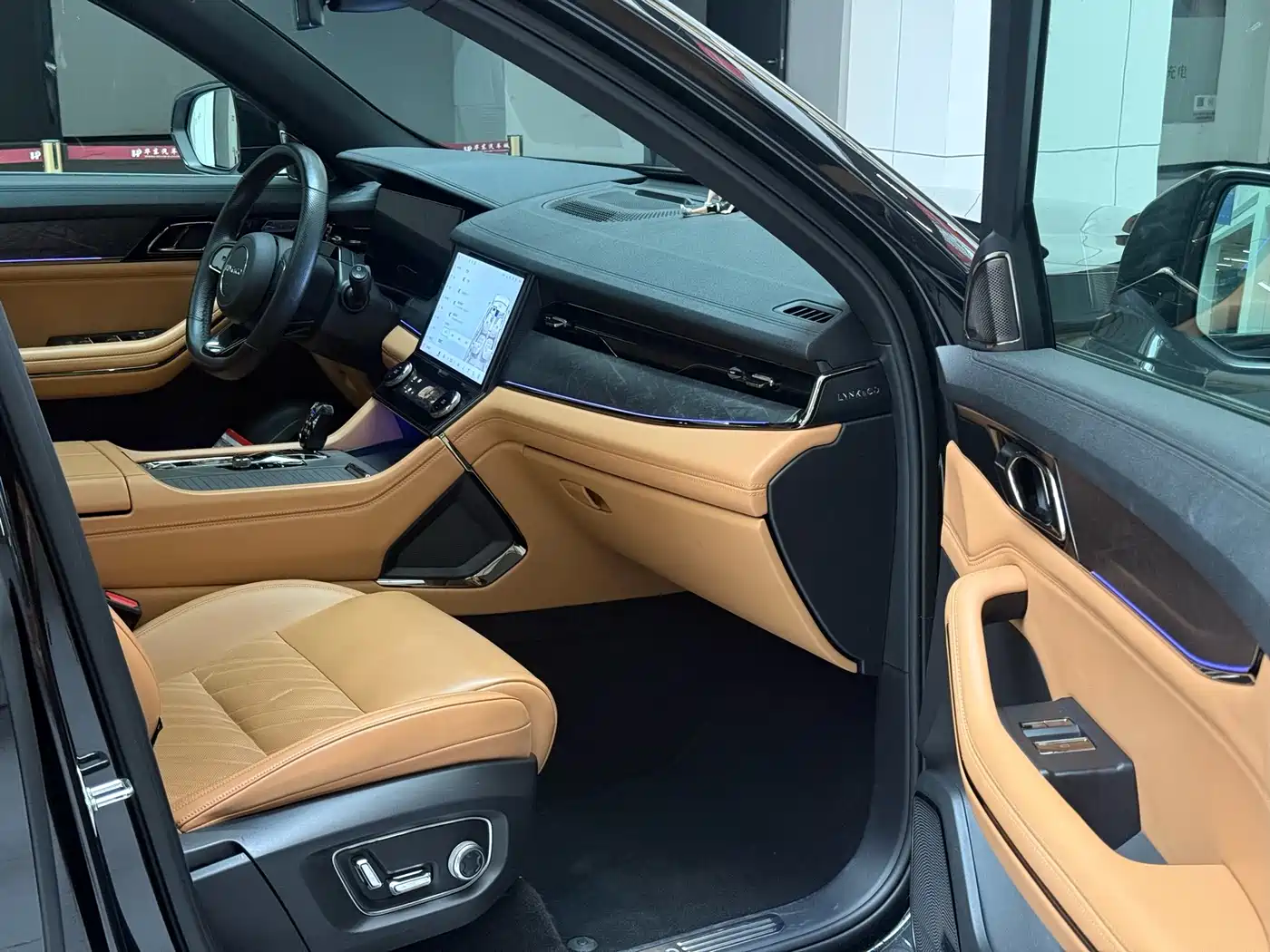 Lynk & Co 09 EM-P 2021 2.0T PHEV Halo 6-seater фото 7