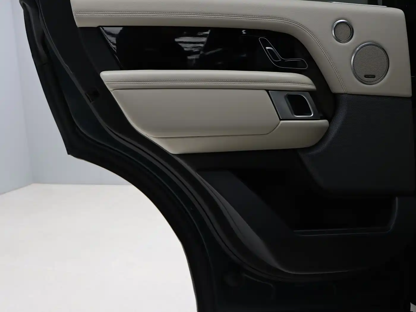 Land Rover Range Rover 2020 3.0 L6 Shengshi Edition фото 24