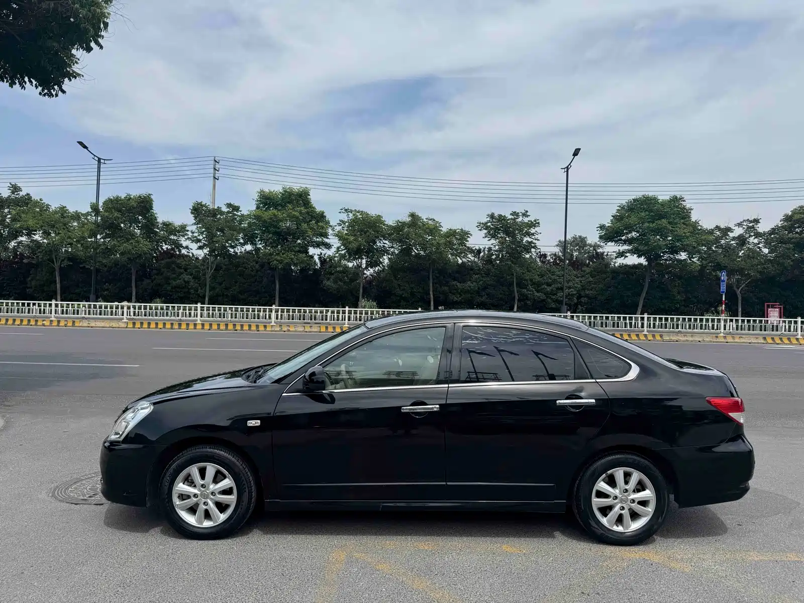 Фото 2 - Nissan Sylphy