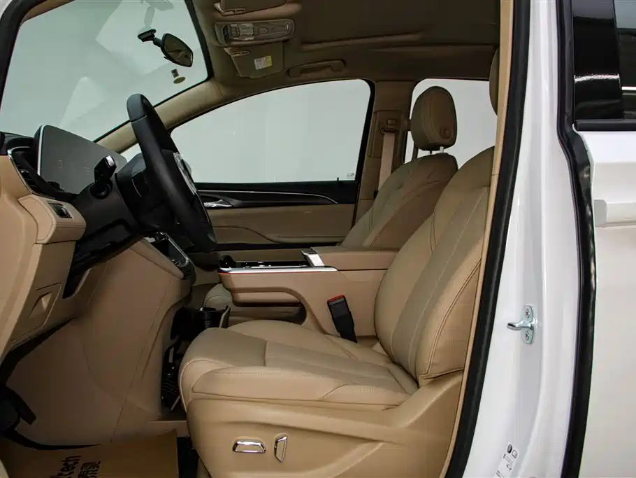 Buick GL8 2025 Land Business Class Comfort DG Edition фото 18