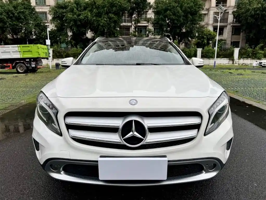 Mercedes-Benz GLA 2016 GLA 200 Fashion фото 2