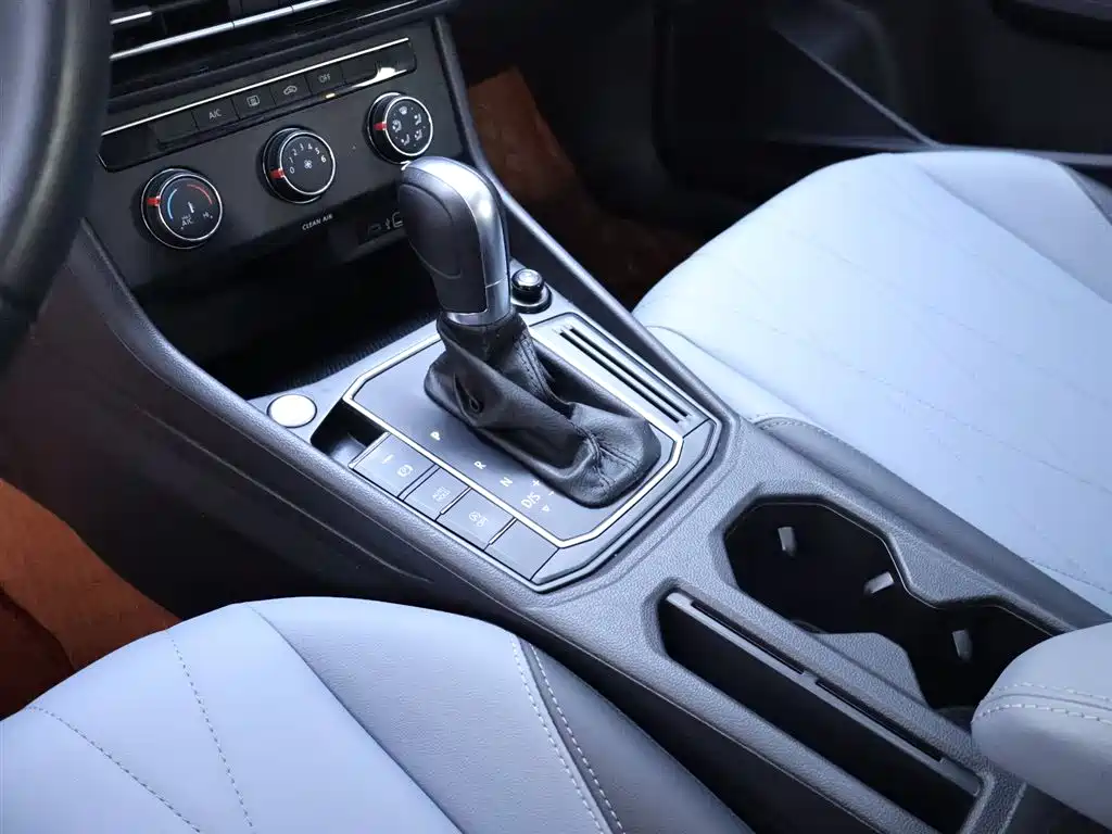 Volkswagen Lavida 2024 Model 1.5L Automatic 5 Million Edition фото 12