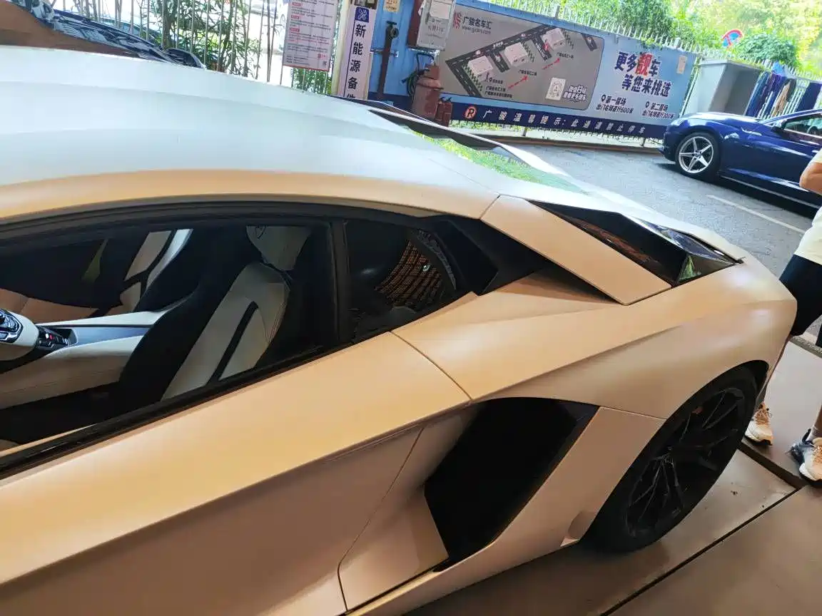Lamborghini Aventador 2011 LP 700-4 фото 3