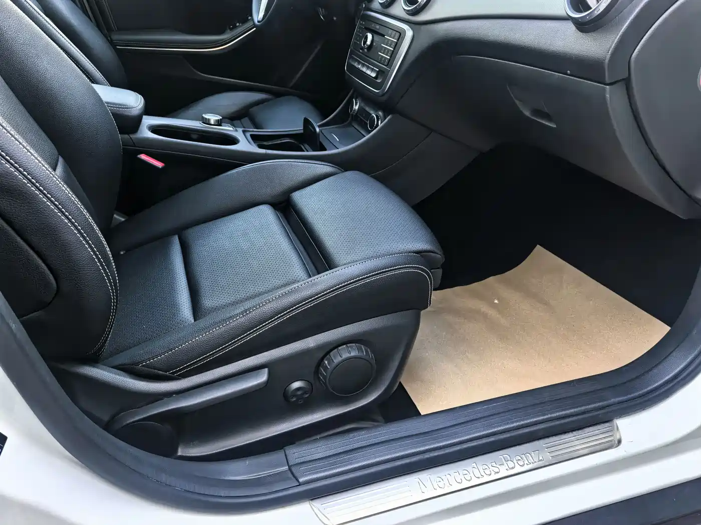 Mercedes-Benz GLA 2016 GLA 200 Dynamic фото 15