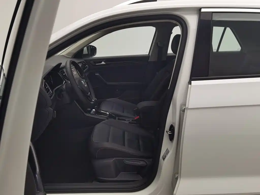 Volkswagen T-Roc, миниатюра 10