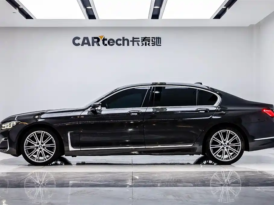 BMW 7 Series 2019 Facelift 740Li xDrive Executive Luxury Package фото 3