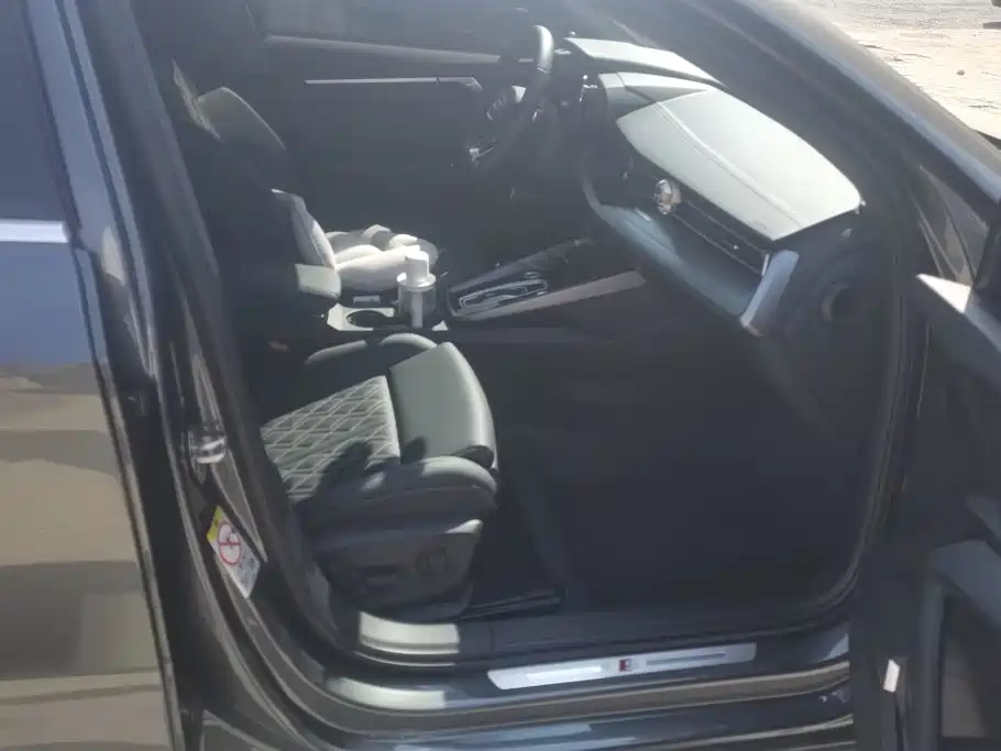 Audi A3 2026 2025 Facelift Sportback 35TFSI Flying Spur Premium + Luxury Selection Package