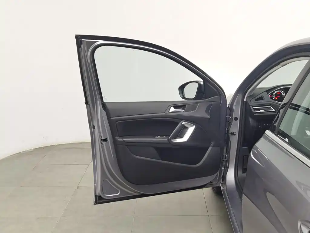 Peugeot 308 2018 2018 1.6L Auto Luxury Edition