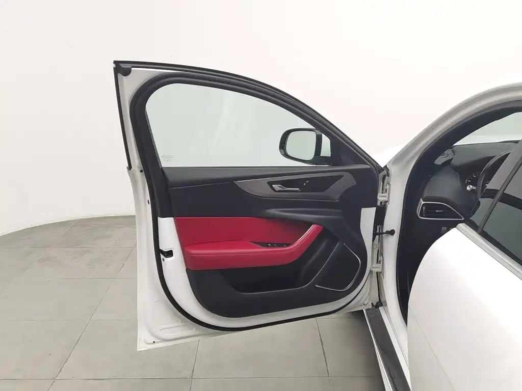 Jaguar XEL, миниатюра 8