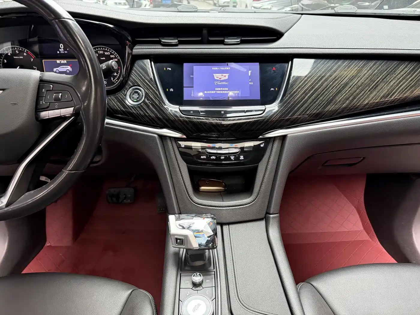CADILLAC XT6