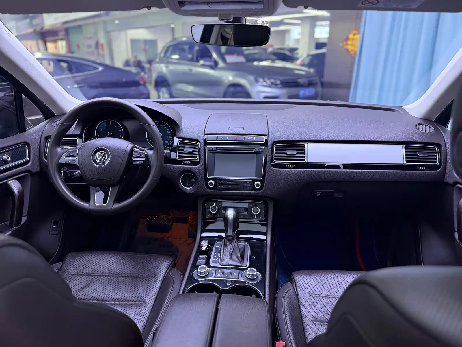 Фото 5 - Volkswagen Touareg