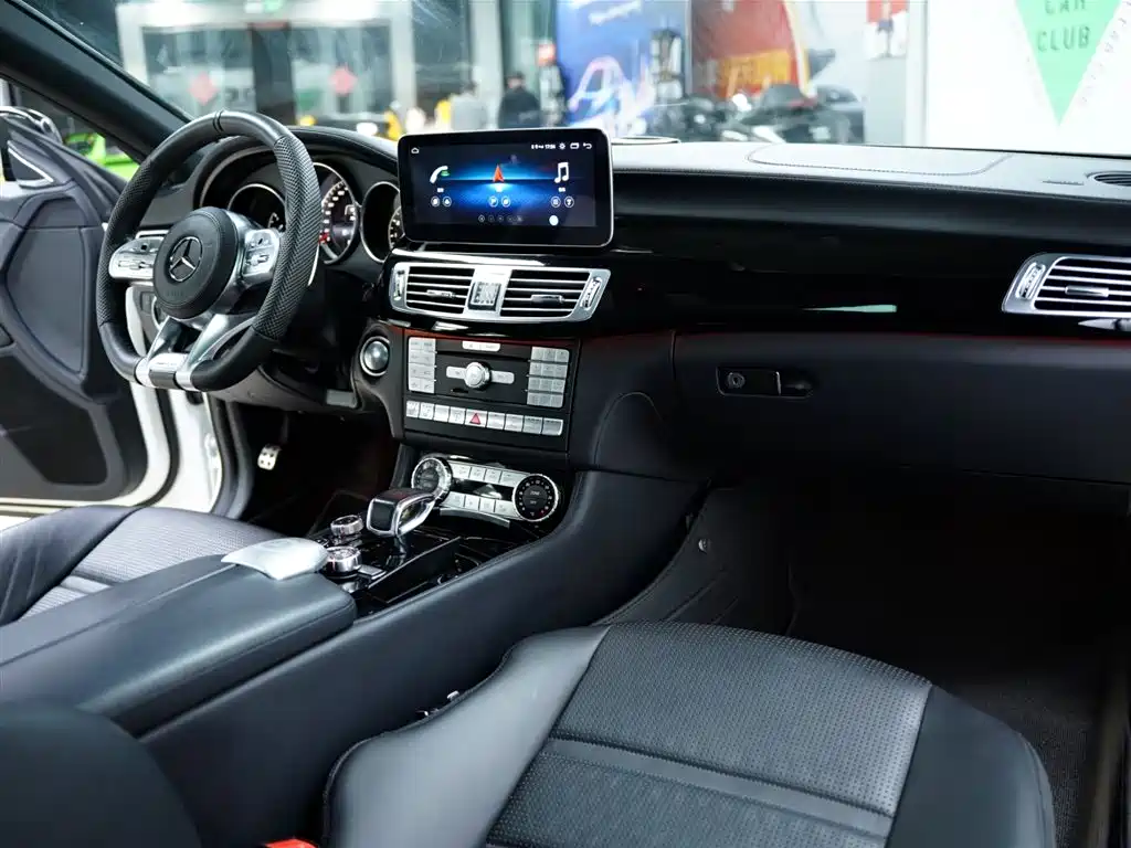 Mercedes-Benz CLS AMG 2015 AMG CLS 63 4MATIC фото 41