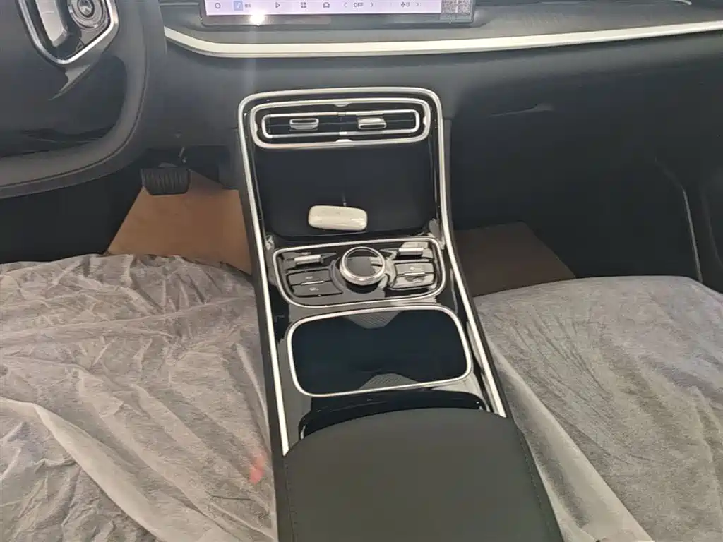 Geely Galaxy Galaxy Stellar 6 2025 60km Voyager Edition фото 14