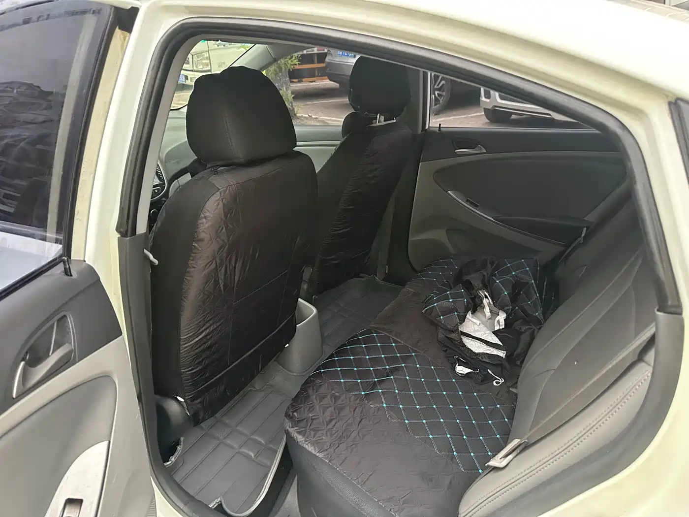 Hyundai Verna 2014 1.4L Automatic Smart GLS фото 9