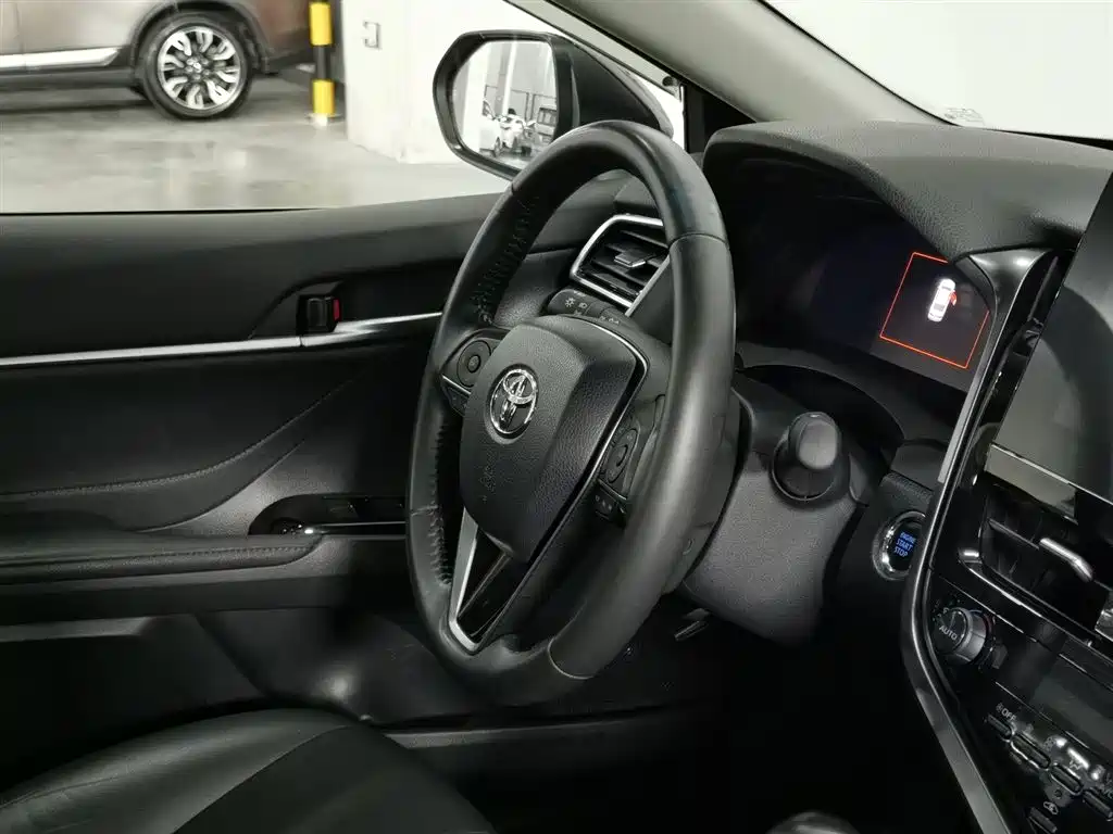 Toyota Camry 2023 2.5G Luxury Edition фото 22