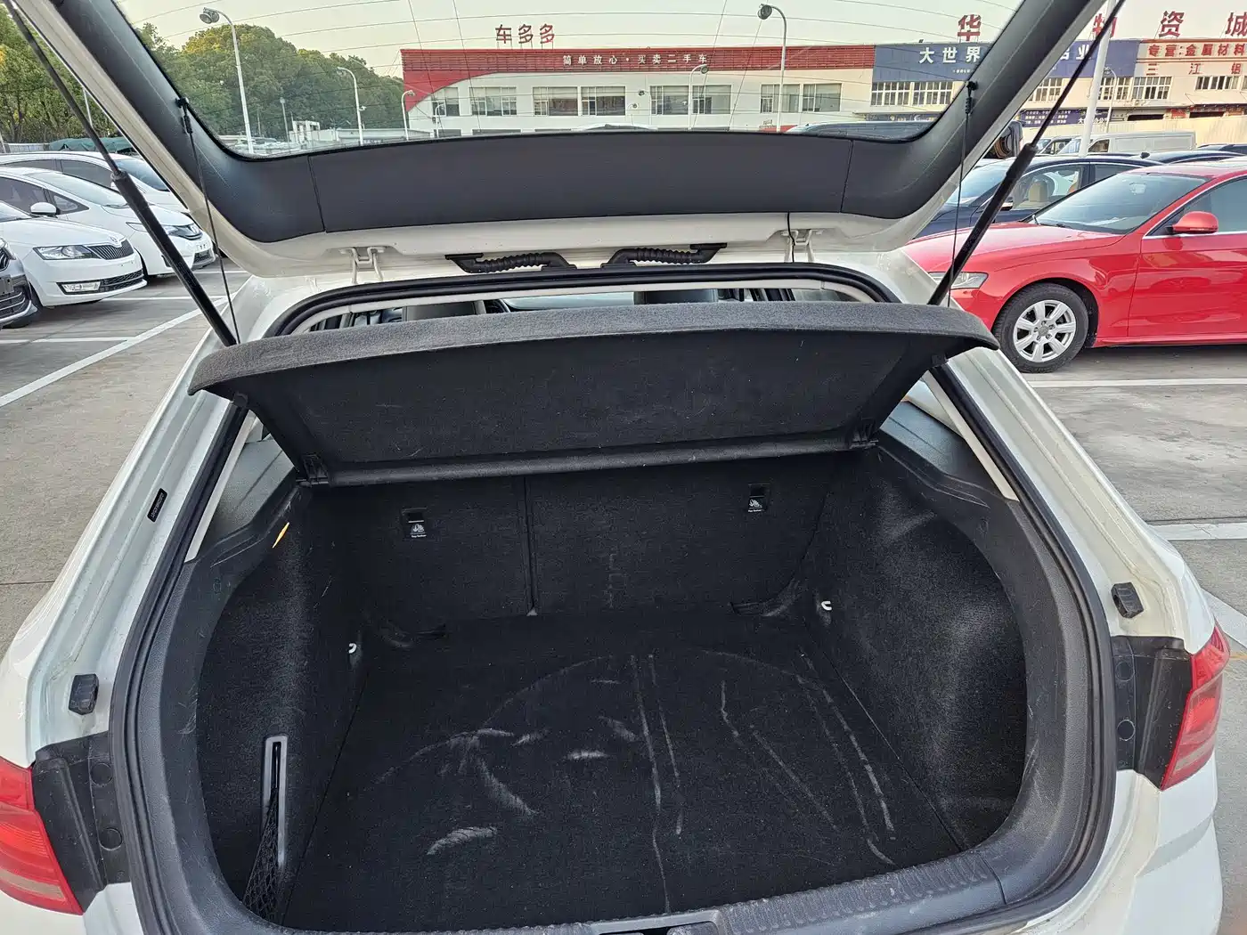 Volkswagen Lavida Tour 2017 180TSI DSG Comfort Edition фото 16