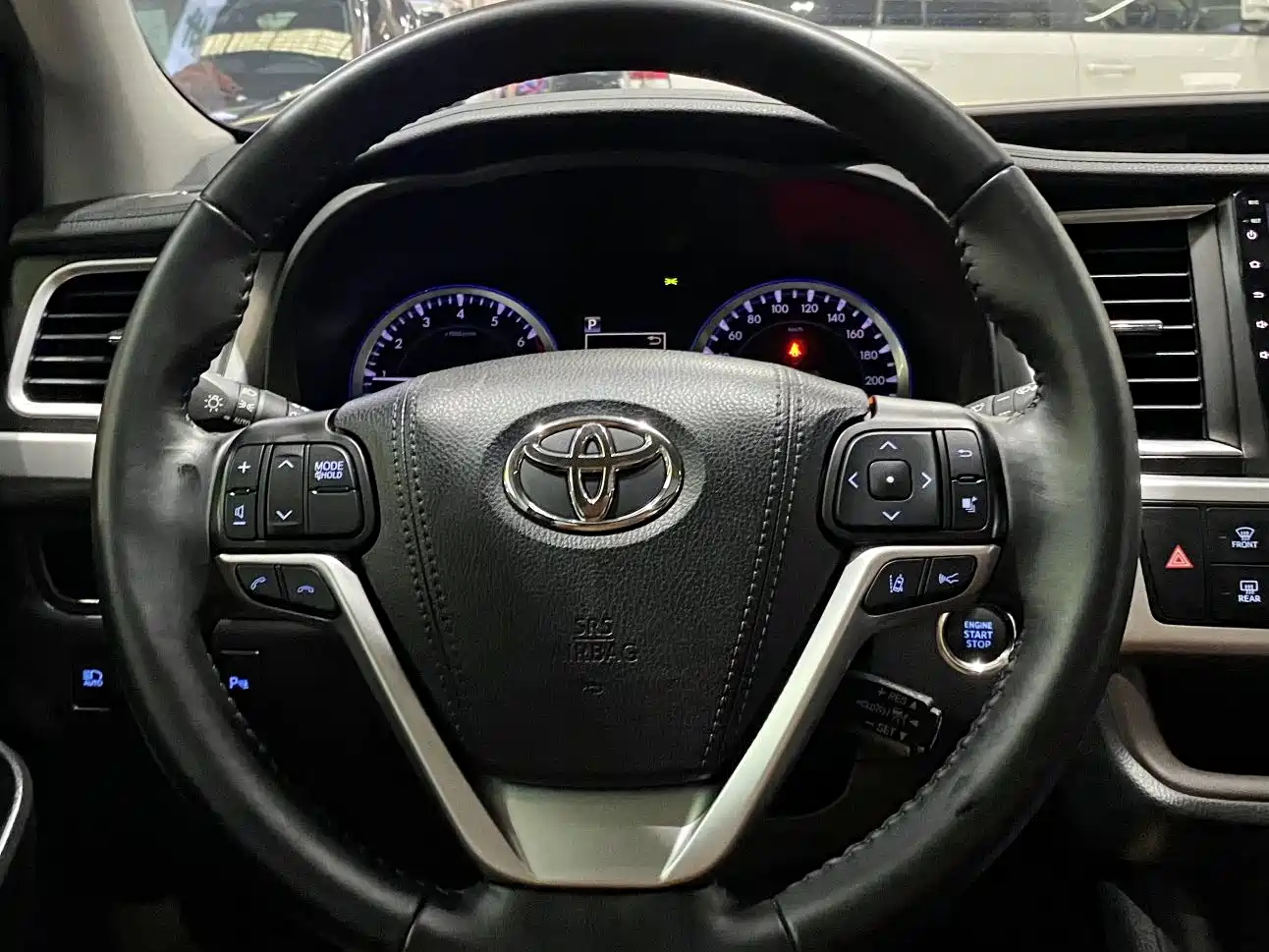 Toyota Highlander 2018 Model 2.0T 4WD Knight Edition 7-Seater China VI фото 18
