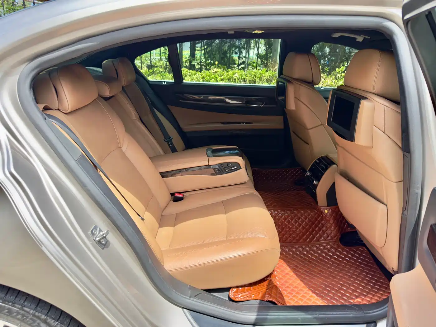 BMW 7 Series 2011 730Li Elegance фото 21