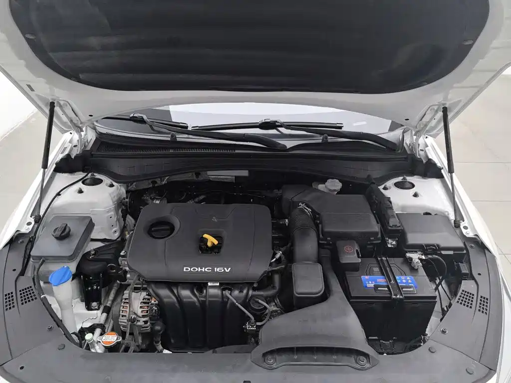 Photo 6 - Kia K5