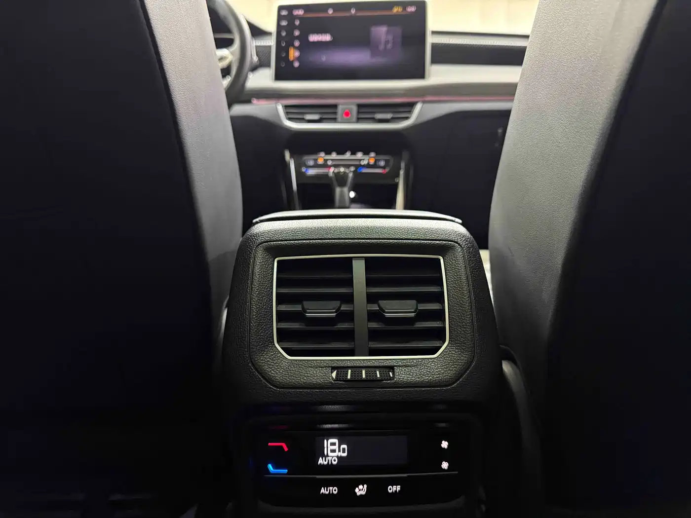 Volkswagen Tayron 2023 280TSI 2WD Luxury Plus Advanced Edition фото 18