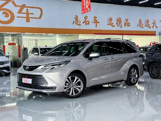 TOYOTA SIENNA