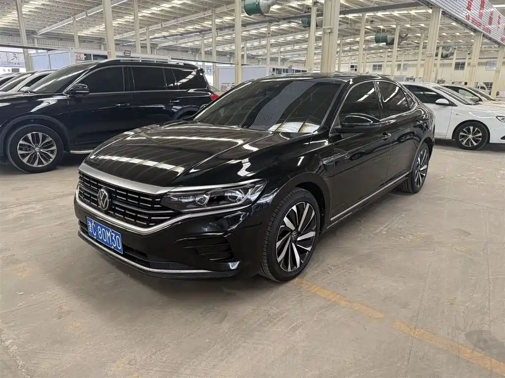 Volkswagen Passat 2022 330TSI Premium Edition
