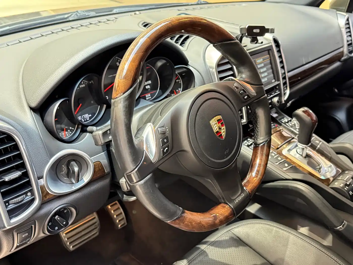Porsche Cayenne 2014 Cayenne Platinum Edition 3.0T фото 16