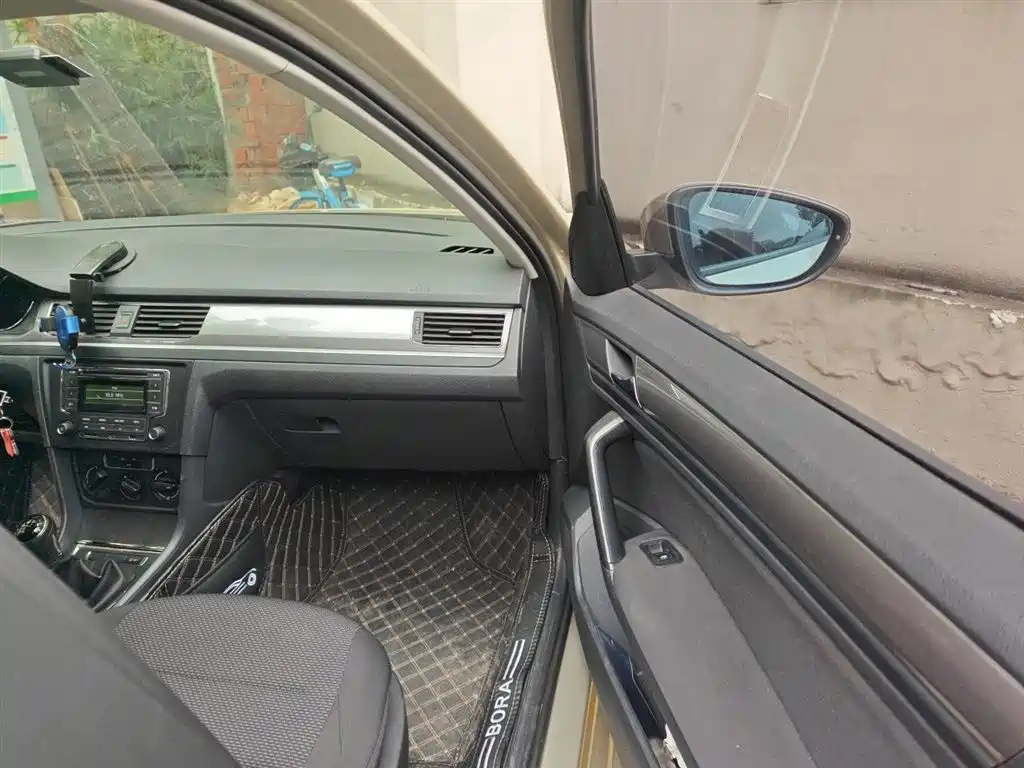 Volkswagen Bora 2018 1.5L Manual Fashion фото 20